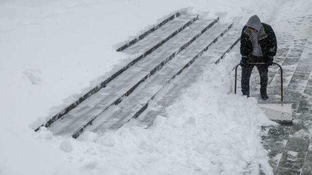 «Рассчитывать на весенние процессы не приходится»: синоптики рассказали, когда в Москве сойдёт снег