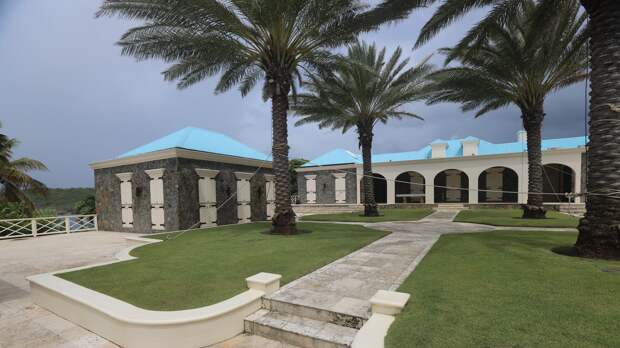 «Низменные желания»: зачем Эпштейн приглашал влиятельных людей на свой остров