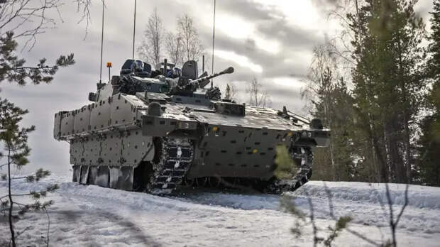 «Европейцы не хотят на передовую»: Киев требует разместить военных из ЕС на ЛБС