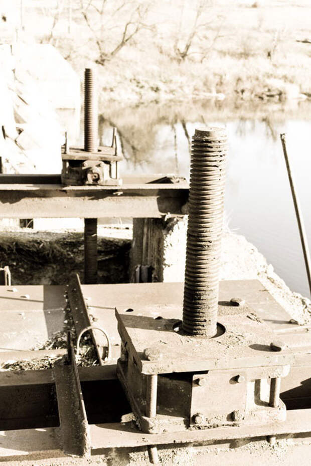 Заброшенная гидроэлектростанция