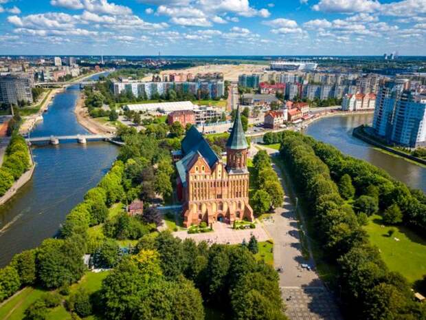 Архитектурный ресурс города привлекает и соотечественников, и иностранцев. /Фото: experience.tripster.ru