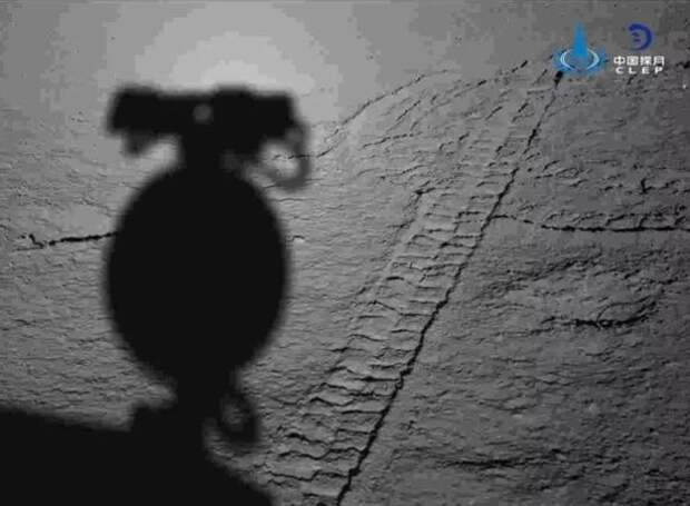 Потрясающие новые изображения обратной стороны Луны, сделанные китайским марсоходом