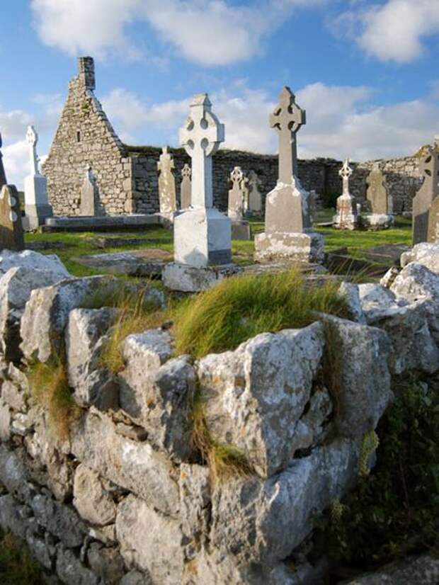 Церковь и кладбище в Дулине (Doolin)