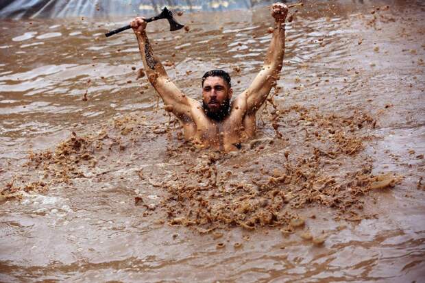Ежегодная гонка по грязи Run Mud в Тель-Авиве