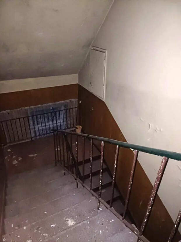 3 Польский сталкер случайно нашел подвал с советским ядерным бункером