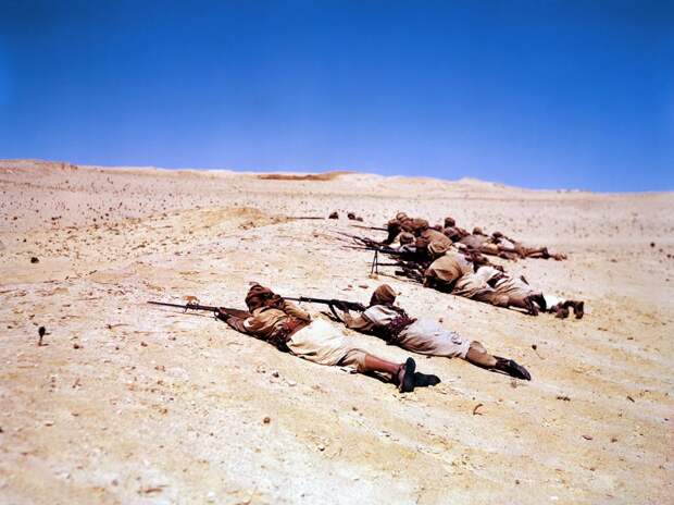 Wonderful Colour Photographs of World War II by Robert Capa (29).jpg