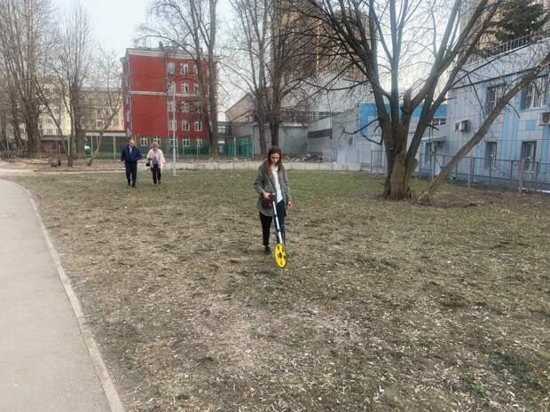 На Новоостаповской появится еще одна площадка для выгула собак