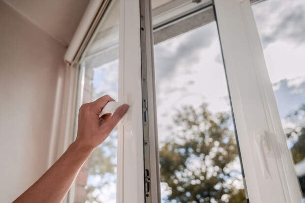 В Люберцах 12-летнюю девочку госпитализировали после падения с 25-го этажа