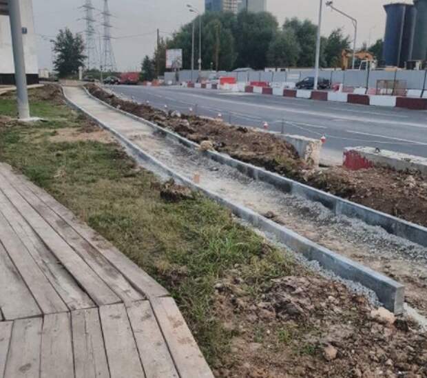 На Челобитьевском обустроят широкий тротуар после открытия метро