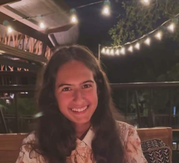 Жена актера Брюса Уиллиса поделилась кадрами с 14-летия дочери