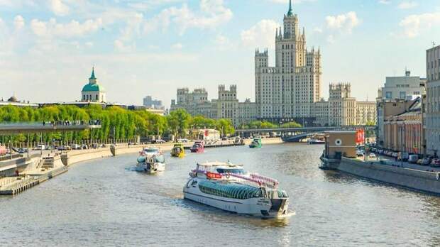 Десять судов пройдут по Москве-реке в честь открытия сезона речной навигации