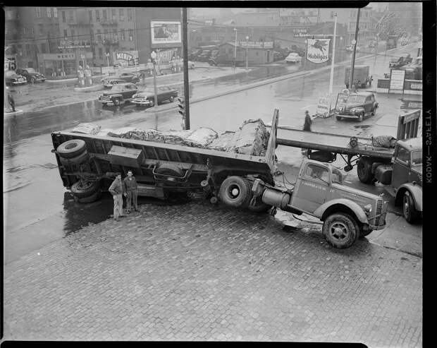 Фото подборка аварий на дорогах Америки в 1930—1950 годах