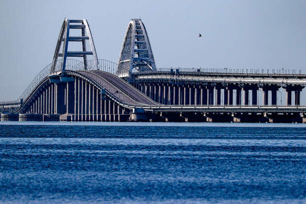 Очередь у Крымского моста превысила тысячу автомобилей