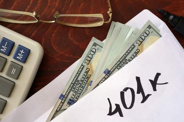An envelope full of cash labeled 401k.
