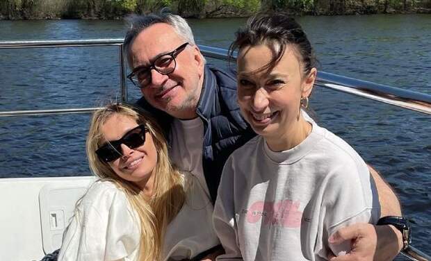 День рождения Константина Меладзе: поздравление от Веры Брежневой и речная прогулка с сестрой