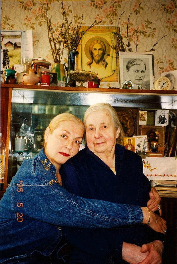 Лидия Федосеева-Шукшина с мамой
