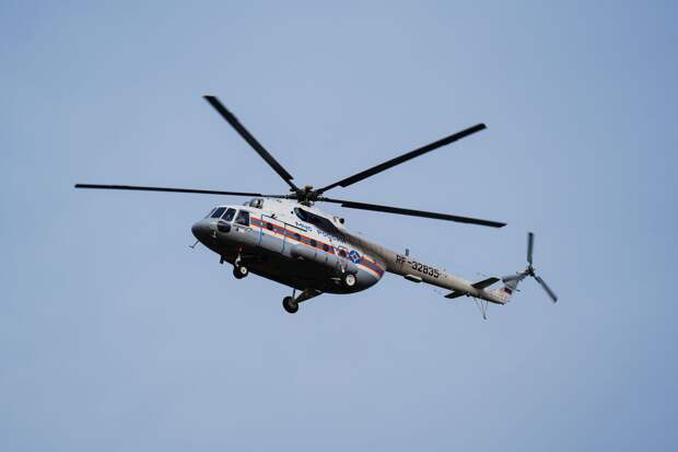 Застрявшего на метеостанции «Сулак» сотрудника вертолетом доставили в село