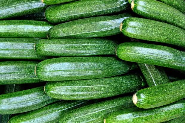 Летние продукты, которые помогут освежиться