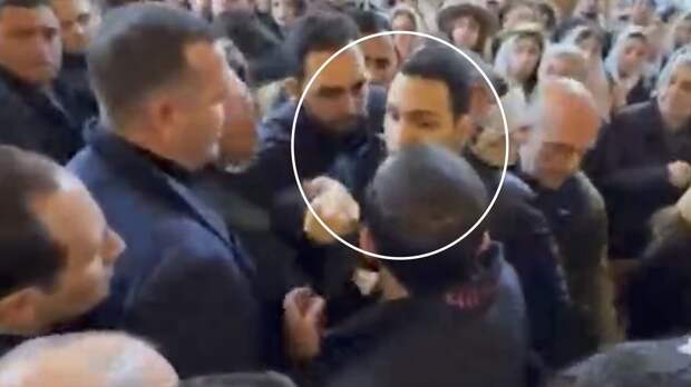 У участника инцидента с Пашиняном диагностировали сотрясение мозга