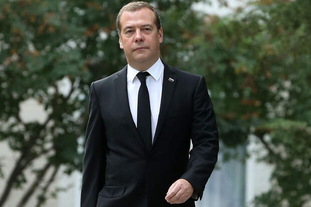 Медведев призвал уничтожать бандеровцев после атаки ВСУ на гостиницу в Хорлах