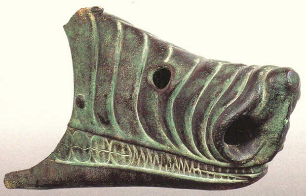 корабельный таран-архаика-6 веке до н.э.