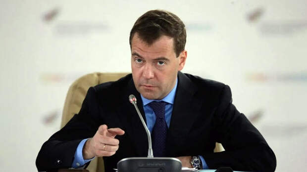 Медведев обещает Молдавии последствия в случае поддержки ею санкций против РФ