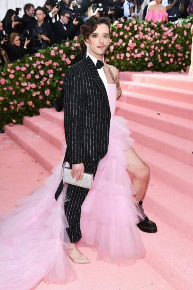 Такое увидеть можно только на Met Gala 2019: самые неординарные образы, в которых блистали звезды