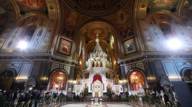 Рождественские богослужения в Москве и Петербурге: когда начинаются службы
