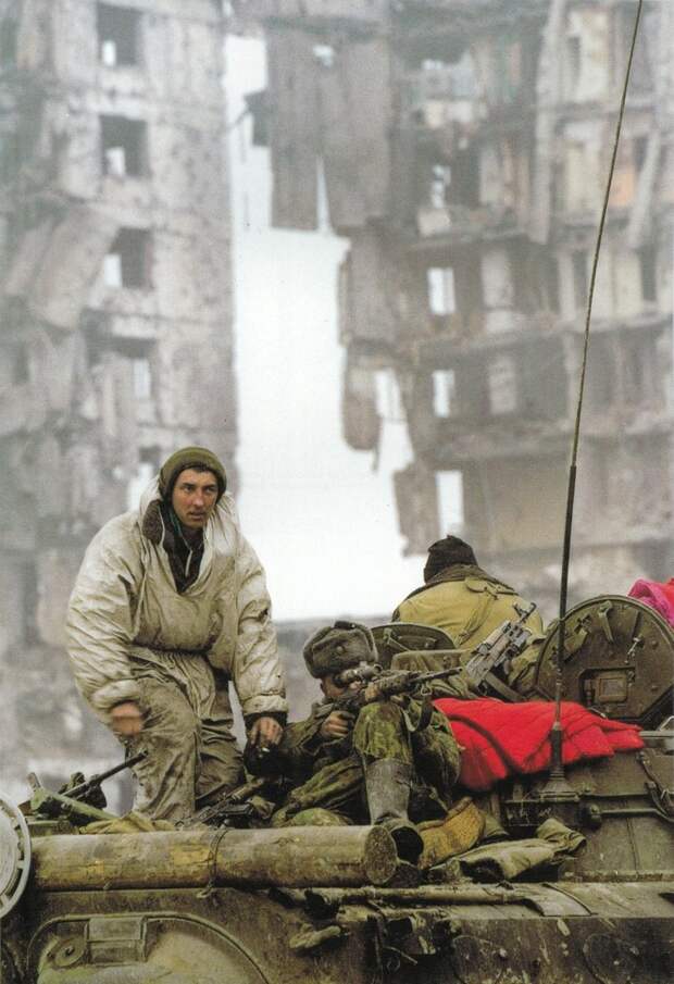 Российские солдаты во время штурма Грозного. Чеченская республика. РФ. Январь-февраль 1995 года. история, события, фото