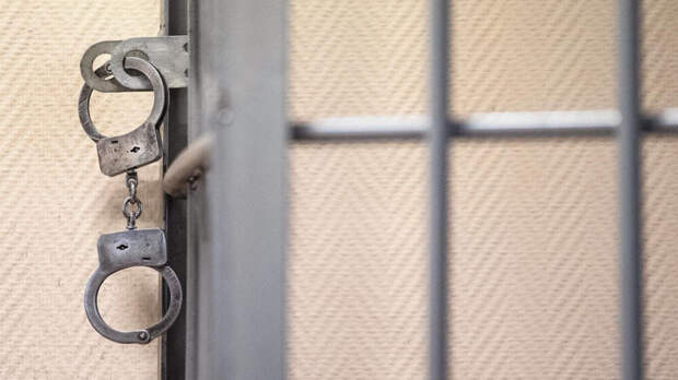 СК заключил под стражу таксиста, обвиняемого в сексуальном насилии над девушкой