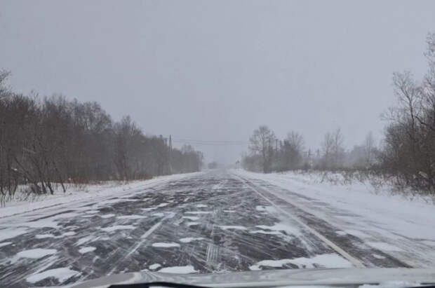 Эксперт Конончук рассказал, как снизить риск ДТП в гололед