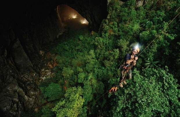 Пещера Шондонг (Hang Son Doong) - самая большая и красивая пещера в мире, Вьетнам