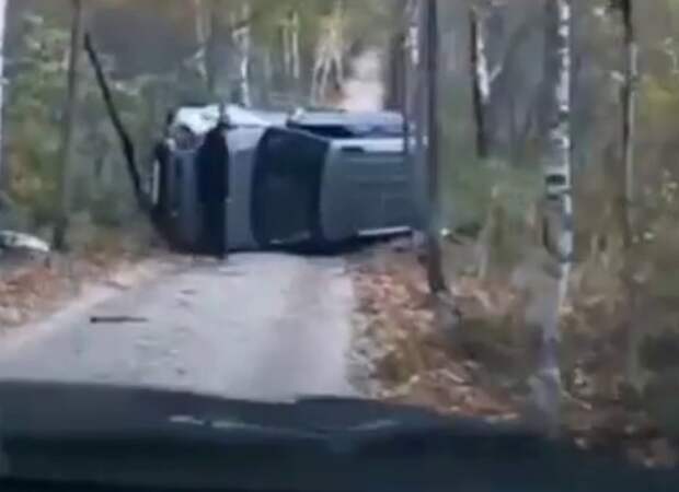 Самарская автомобилистка перевернулась на машине на подъеме к горе Стрельная