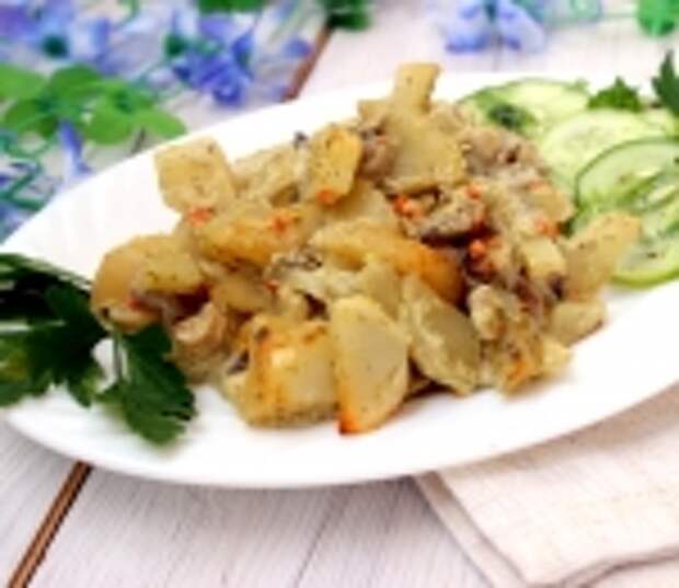 Запеченный картофель с грибами в нежном соусе