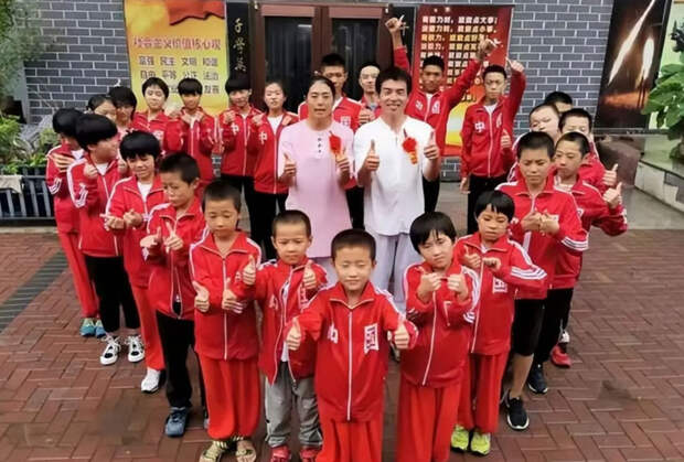 В Китае учитель вырастил более двухсот приемных детей