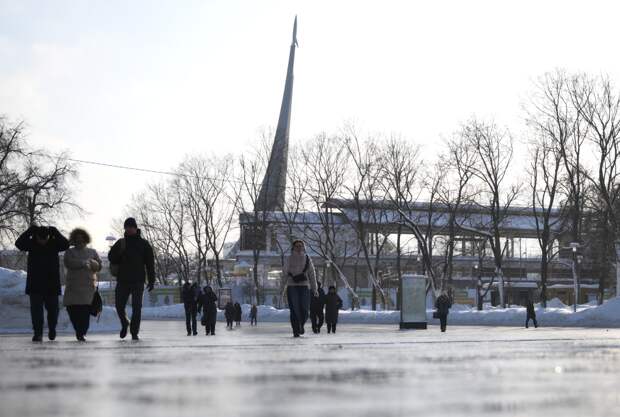 Москвичей призвали не ждать тепла