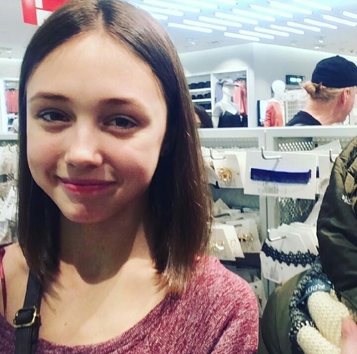 Пуговка из «Папиных дочек» выросла и показала своего бойфренда (18 фото) Пуговка из «Папиных дочек» выросла и показала своего бойфренда (18 фото)