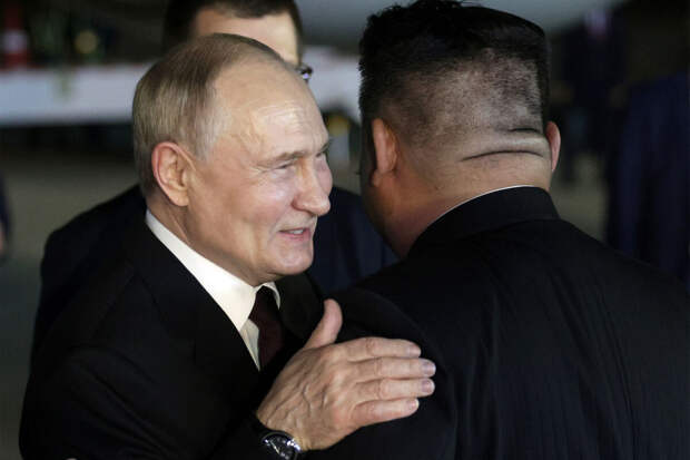 Лидер КНДР Ким Чен Ын после встречи Путина провел с ним задушевный разговор
