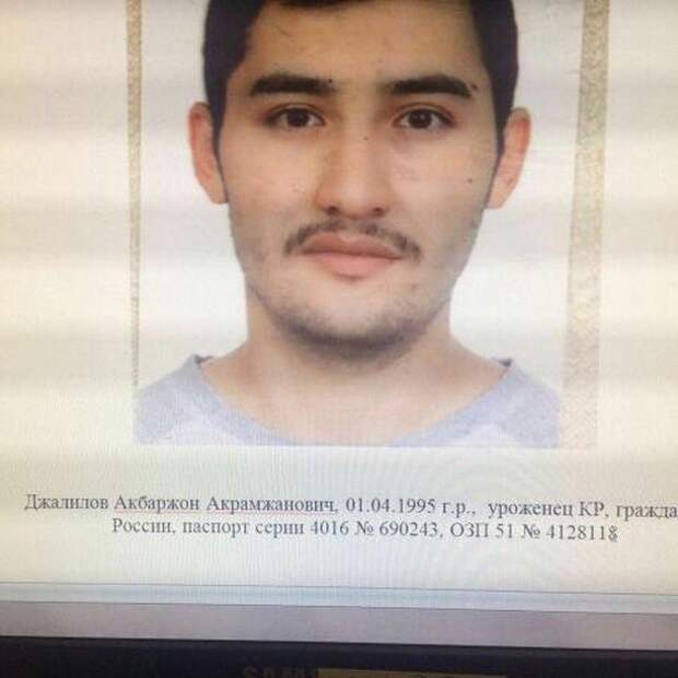 Подозреваемый в теракте в Петербурге сдался, взрыв совершил смертник