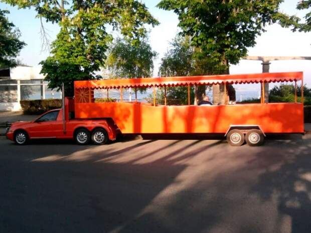 Необычный шестиколесный тягач из седана Audi