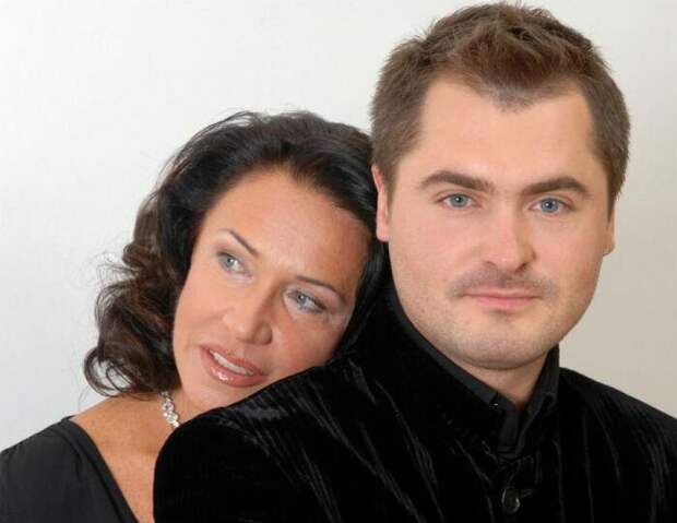 Почему Евгений Гор не появляется в обществе рядом с Надеждой Бабкиной