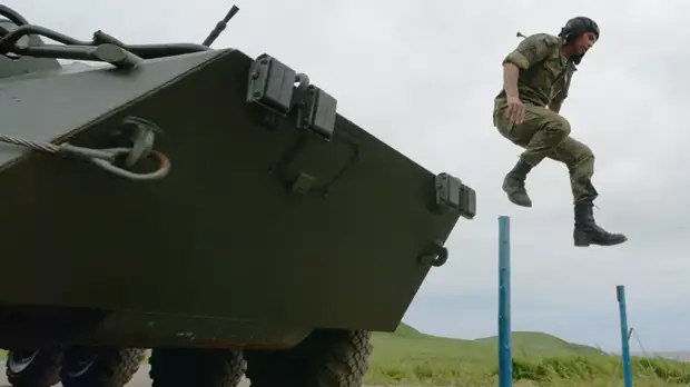 Российский экипаж БМД-2 установил рекорд круга на «АрМИ-2020»