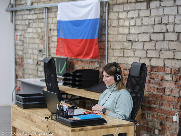 Сегодня мы с вами побываем в стране Promobotов, в том самом месте, где они появляются на свет. Это потом их уже можно встретить практически везде.-45