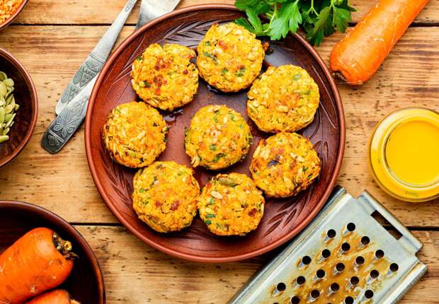 Овощные диетические котлеты из моркови и чечевицы