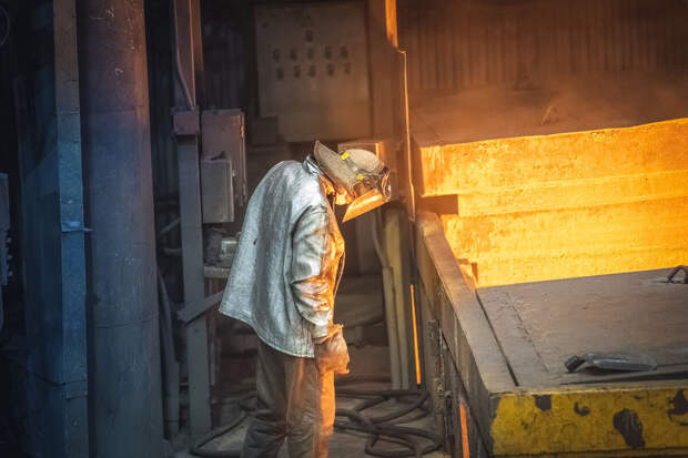 Владелец ММК Рашников отменил сокращение персонала на комбинате