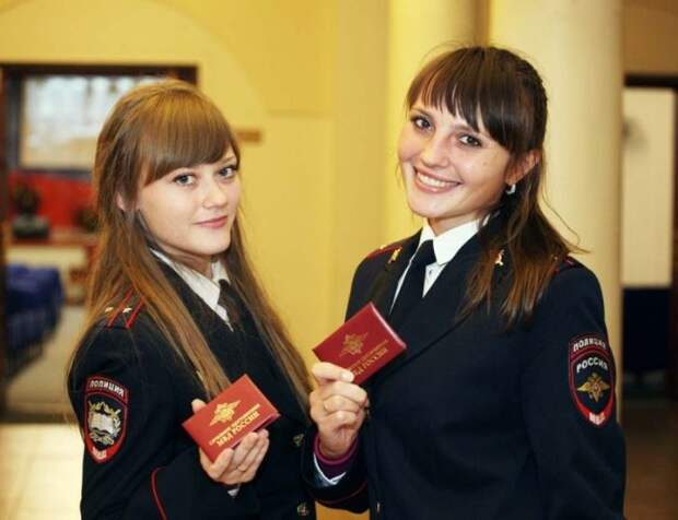 Симпатичные девушки на страже порядка (24 фото)