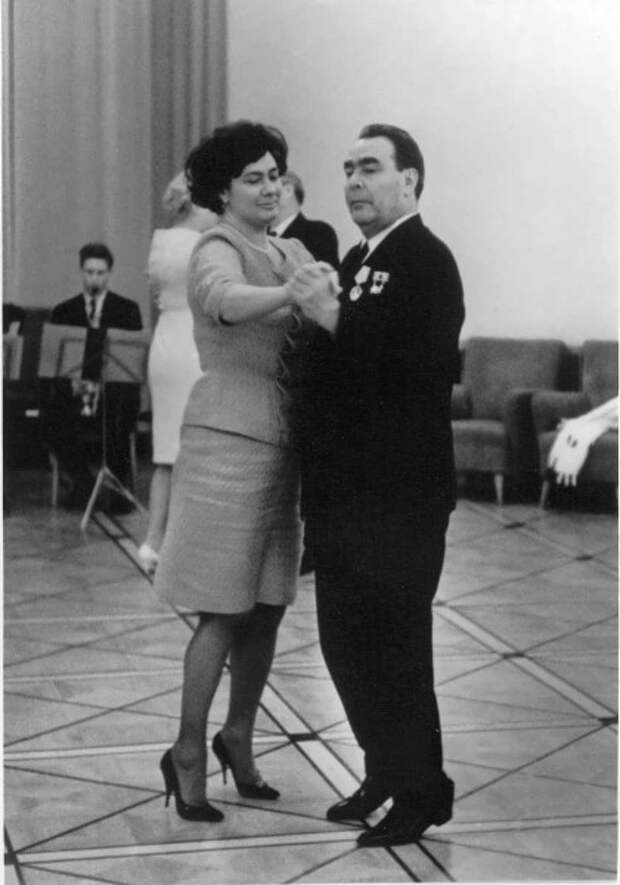 60-летие Леонида Брежнева. Танец с дочерью