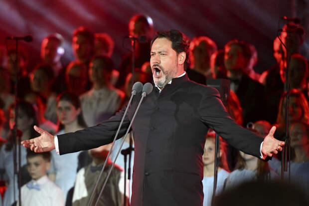 РИА Новости: оперный певец Абдразаков может возглавить Михайловский театр