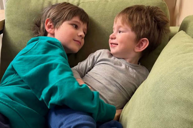 Муж певицы Лены Катиной опубликовал редкое фото с их детьми