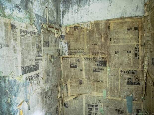 Зачем газеты на стене? /Фото: masterok.livejournal.com.